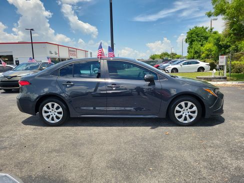 Used 2025 Toyota Corolla LE w/ Convenience Package FWD image 13