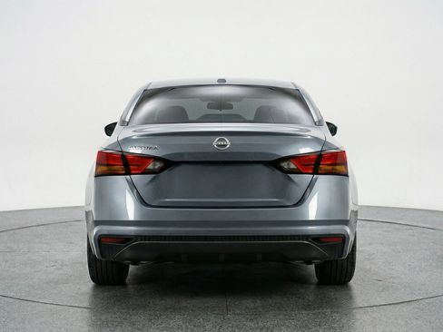 Used 2025 Nissan Altima 2.5 SV image 7