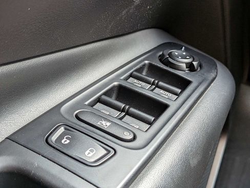 Used 2023 Jeep Renegade Latitude AWD/4WD image 28