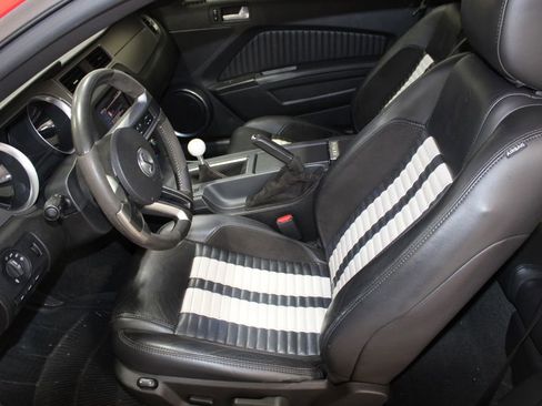 Used 2011 Ford Mustang Shelby GT500 w/ SVT Performance Pkg RWD image 19