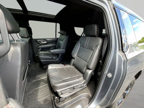 Used 2021 Chevrolet Suburban RST w/ Luxury Package AWD/4WD image 22