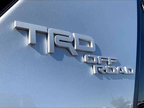 Used 2021 Toyota 4Runner TRD Off-Road Premium AWD/4WD image 9