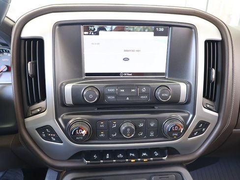 Used 2018 GMC Sierra 1500 SLT AWD/4WD image 47