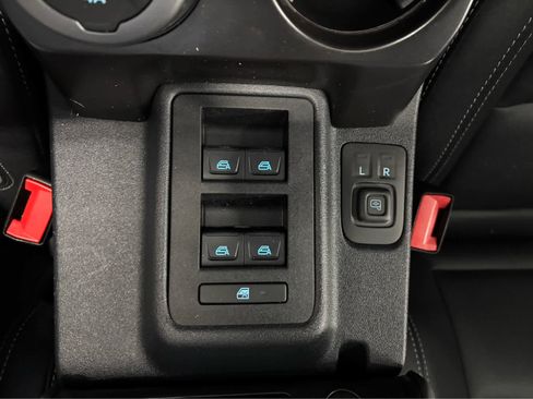 Used 2025 Ford Bronco Badlands image 26