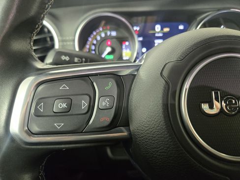 Used 2022 Jeep Wrangler Unlimited Sahara image 15