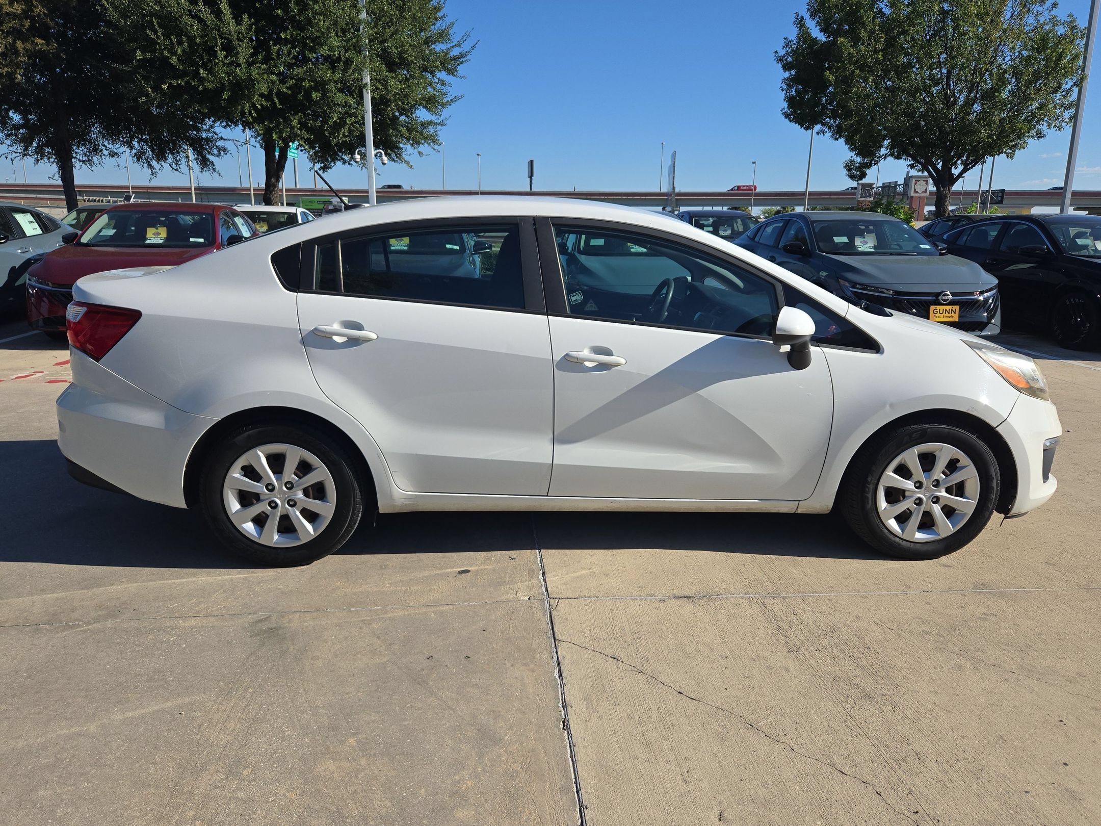Used 2017 Kia Rio LX w/ Power Package FWD image 2