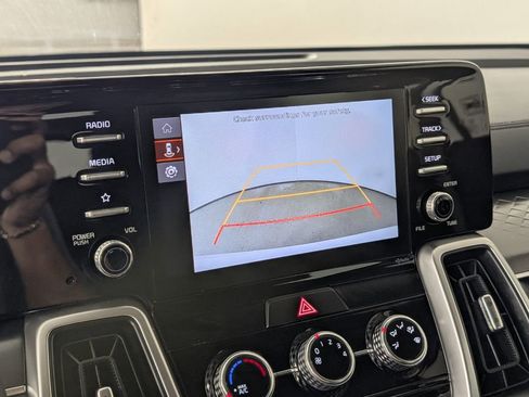 Used 2022 Kia Sorento LX image 21
