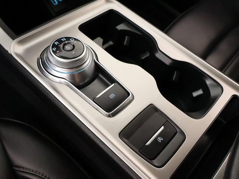 Used 2024 Ford Edge SEL image 8