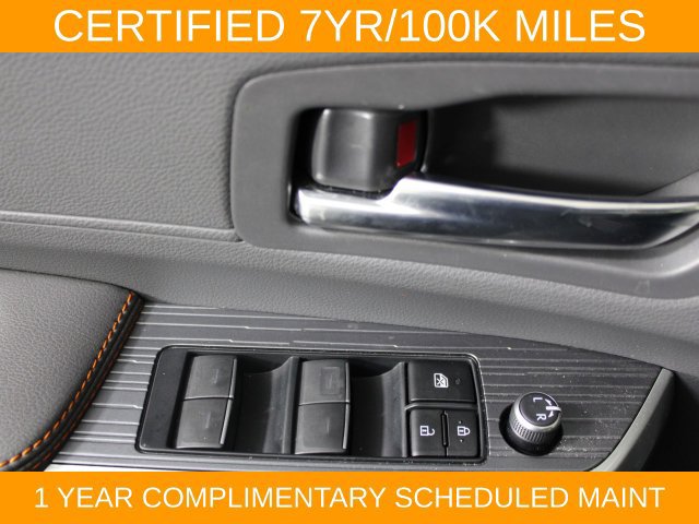 Used 2022 Toyota Sienna XSE FWD image 18
