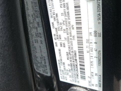 Used 2020 Ford Escape Titanium image 18