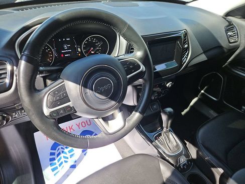 Used 2019 Jeep Compass Latitude FWD image 12