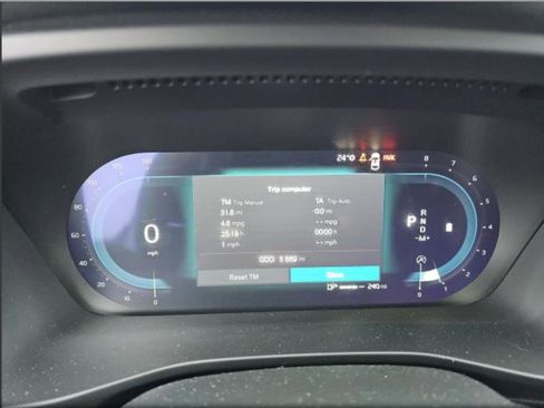 Certified 2025 Volvo XC40 B5 Plus image 13