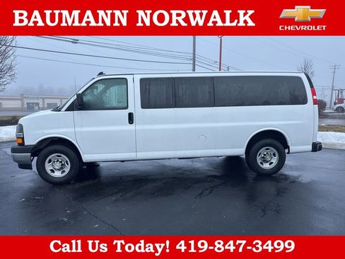Used 2024 Chevrolet Express 3500 LT w/ LT Preferred Equipment Group image 33