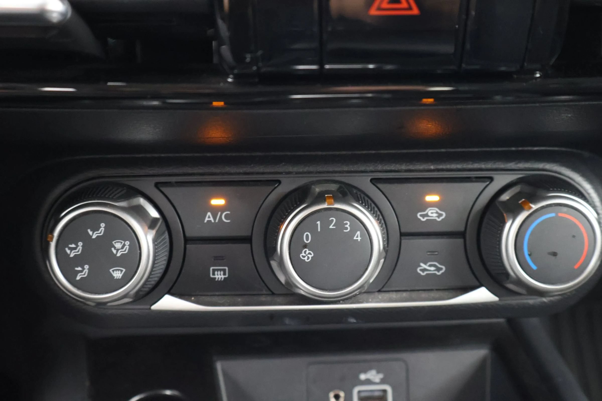 Used 2025 Nissan Kicks S AWD/4WD image 27