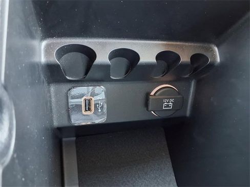 Used 2020 Jeep Cherokee Limited w/ Luxury Group image 12