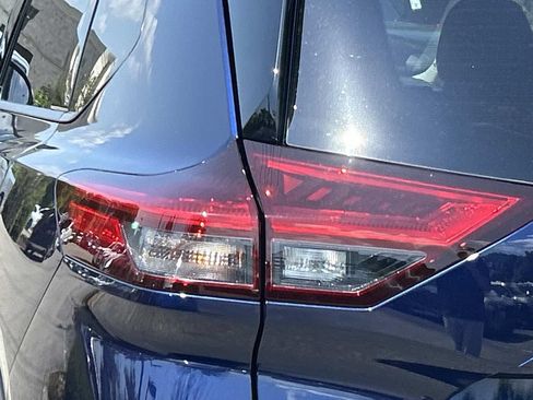 New 2026 Nissan Rogue Platinum w/ Platinum Premium Package AWD/4WD image 12