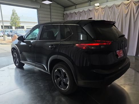 Used 2025 Nissan Rogue SV FWD image 7