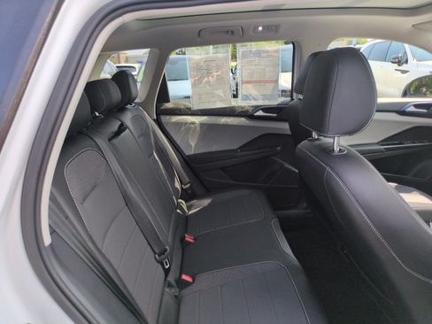 Used 2022 Volkswagen Taos SE AWD/4WD image 26