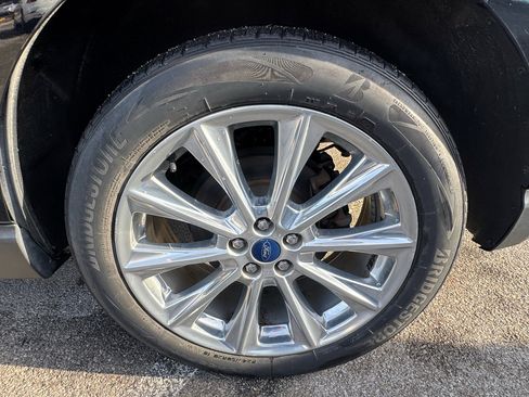 Used 2018 Ford Edge Titanium w/ Equipment Group 302A image 18