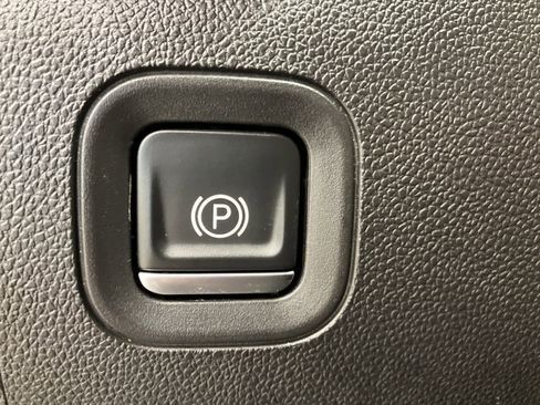 Used 2020 GMC Sierra 1500 AT4 w/ AT4 Premium Package image 16