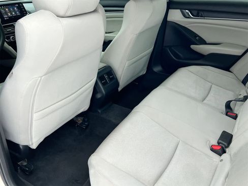 Used 2018 Honda Accord EX image 18