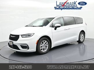 Used 2023 Chrysler Pacifica Touring-L FWD video 1