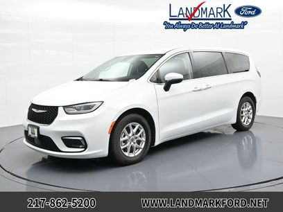 Used 2023 Chrysler Pacifica Touring-L
