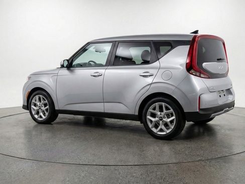 Used 2025 Kia Soul LX w/ LX Technology Package image 6