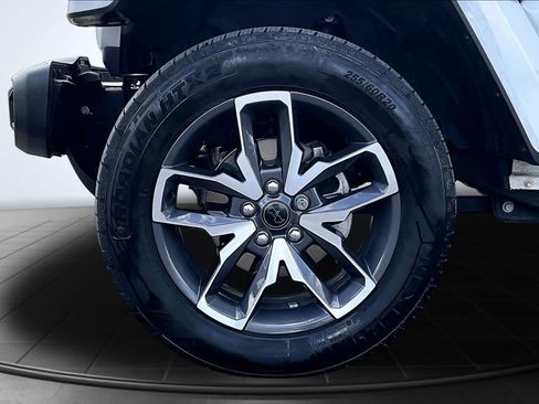 Used 2024 Jeep Wrangler Unlimited AWD/4WD image 8