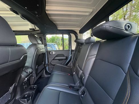 New 2026 Jeep Gladiator Sport AWD/4WD image 24