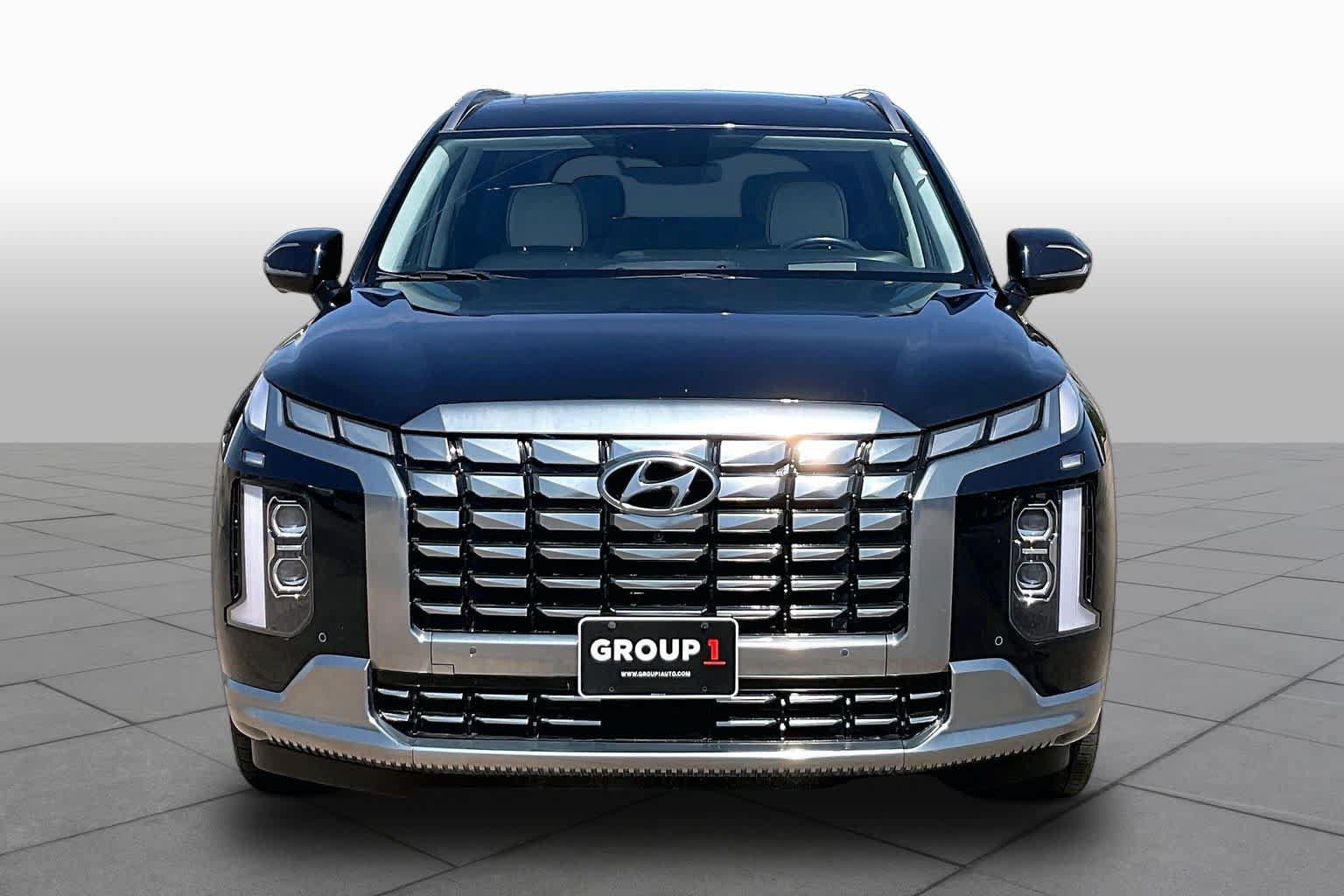 Used 2024 Hyundai Palisade Calligraphy FWD image 4