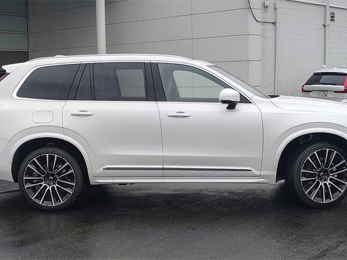 New 2026 Volvo XC90 B6 Plus image 2