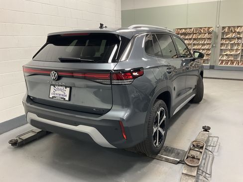 New 2026 Volkswagen Tiguan SE AWD/4WD image 7