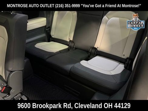 Used 2024 Land Rover Defender 130 X-Dynamic SE image 32