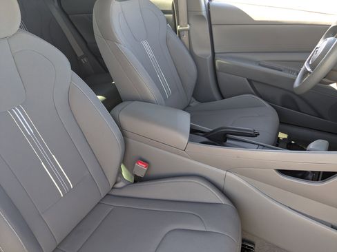 Certified 2023 Hyundai Elantra SEL image 9