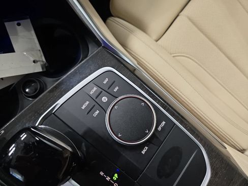 Used 2022 BMW 330i xDrive Sedan w/ Driving Assistance Package image 25