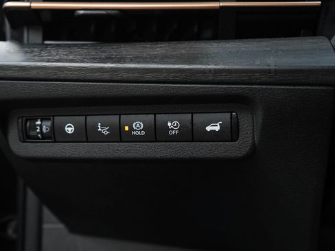 Used 2023 Nissan Ariya AWD image 28