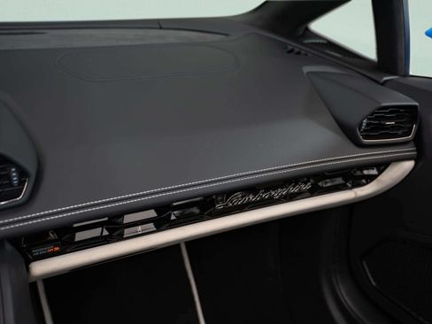 Used 2024 Lamborghini Huracan EVO AWD/4WD image 36