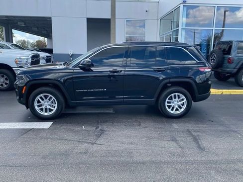 Used 2025 Jeep Grand Cherokee Laredo X w/ Luxury Tech Group I image 6