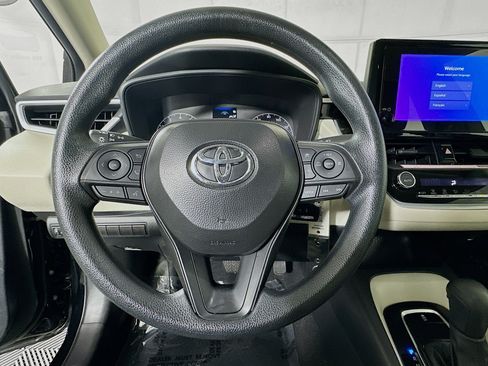 Used 2025 Toyota Corolla LE FWD image 15