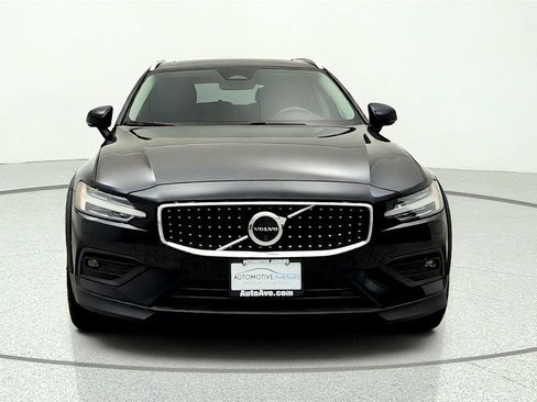 Used 2025 Volvo V60 B5 Cross Country Plus AWD/4WD image 2