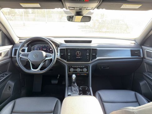 Used 2020 Volkswagen Atlas Cross Sport SEL image 12