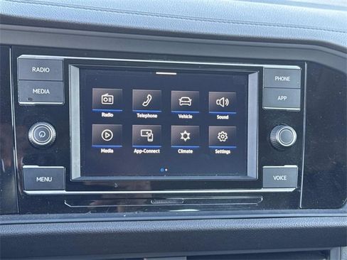 Used 2023 Volkswagen Jetta SE w/ Panoramic Sunroof Package image 13