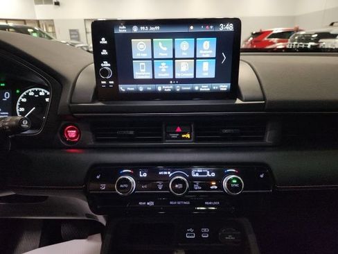 Certified 2025 Honda Pilot TrailSport image 14