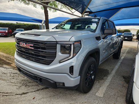 Used 2024 GMC Sierra 1500 Elevation image 2