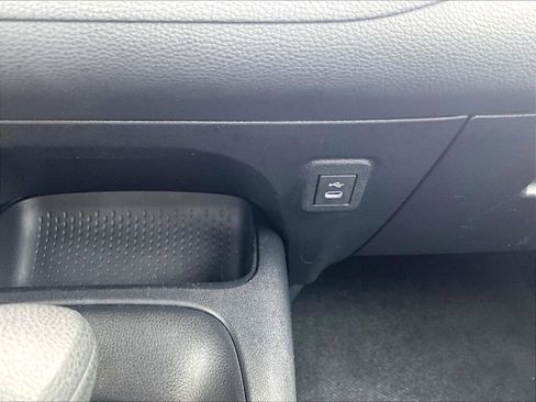 Used 2025 Toyota Corolla LE FWD image 27