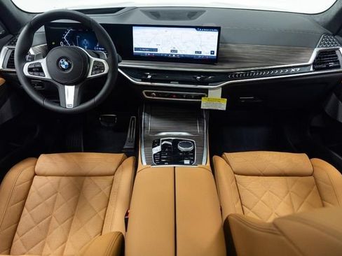 Used 2026 BMW X7 xDrive40i w/ M Sport Package AWD/4WD image 23