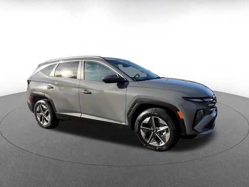 Used 2025 Hyundai Tucson SEL image 2
