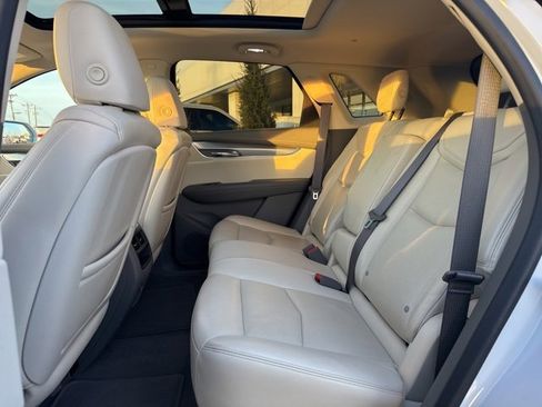 Used 2017 Cadillac XT5 Premium Luxury image 37