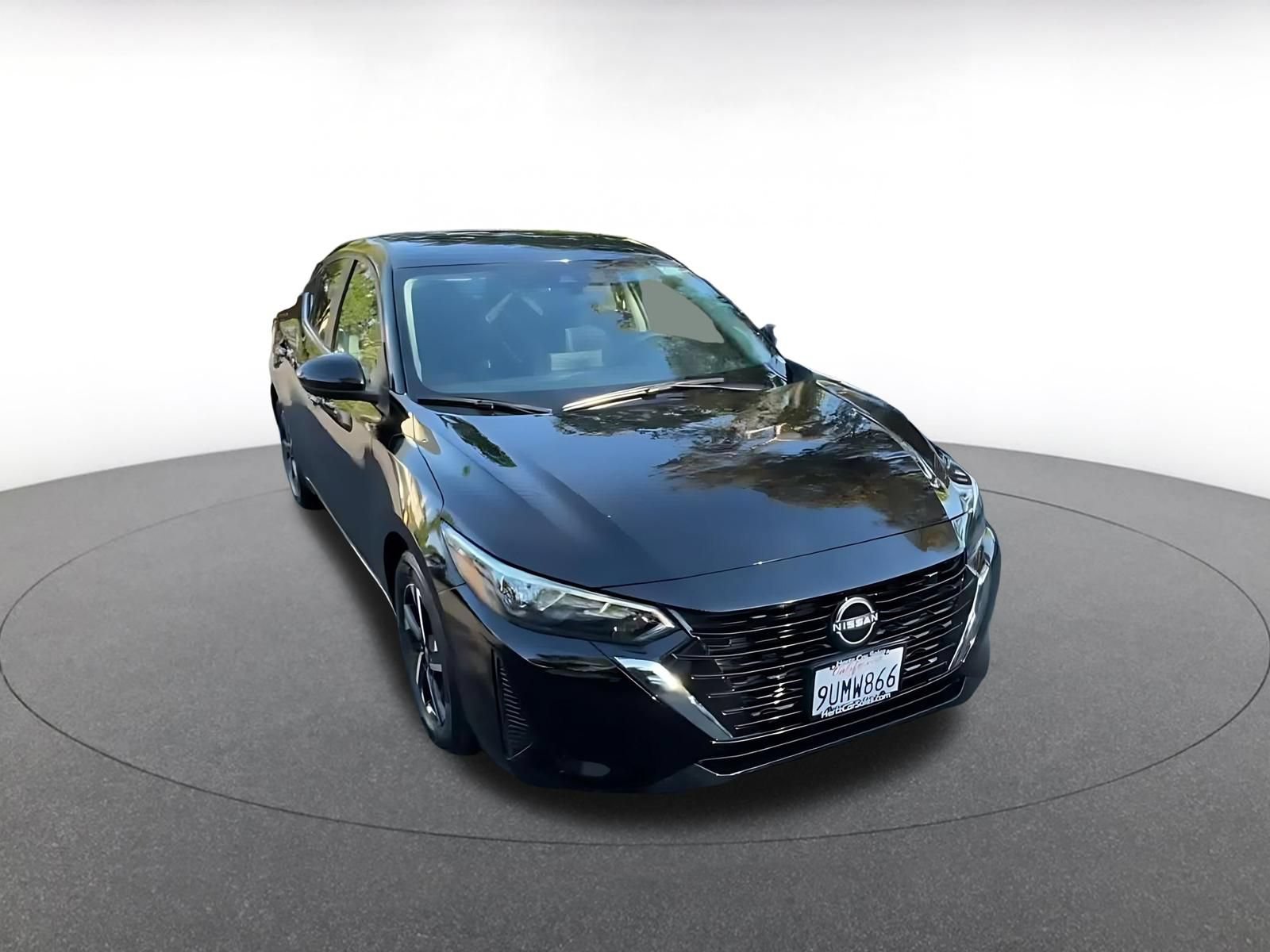 Used 2025 Nissan Sentra SV FWD image 3